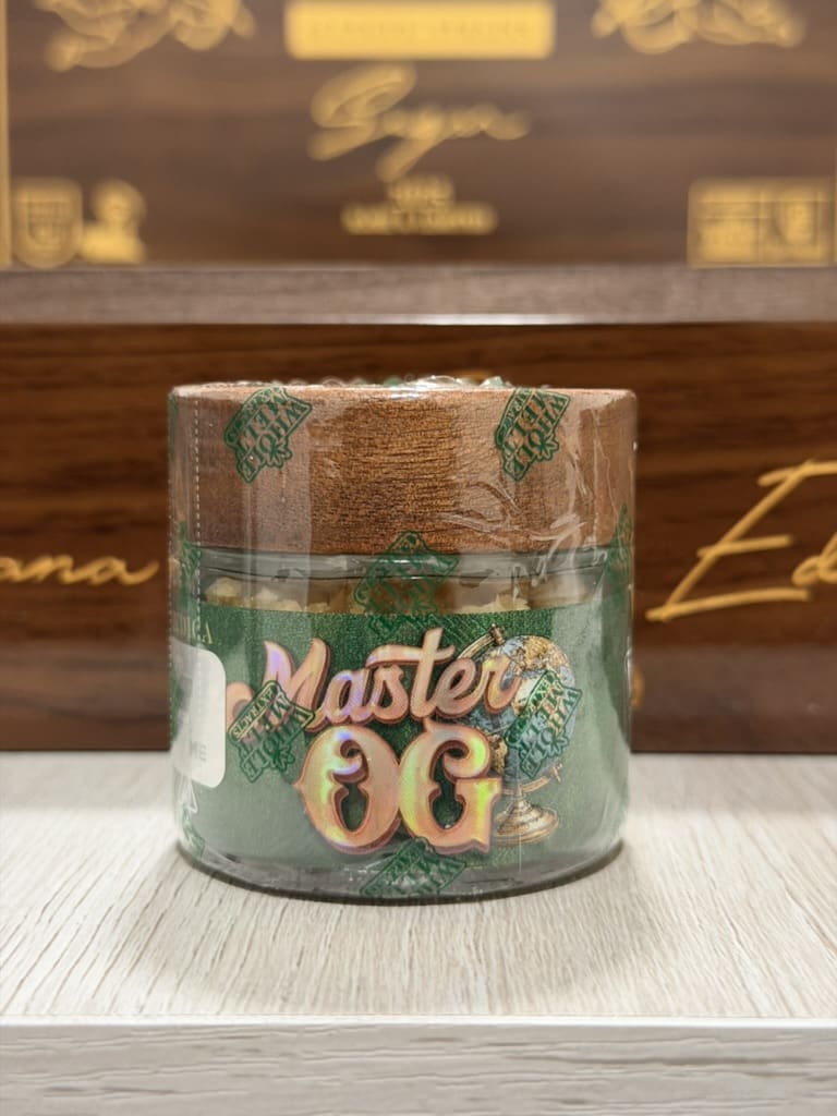 0BD96B0F-B283-40F1-B091-54DADA6B07C5_1_105_c.jpeg Master OG– Live Resin Badder | 1oz Premium Hybrid Extract - Image 1